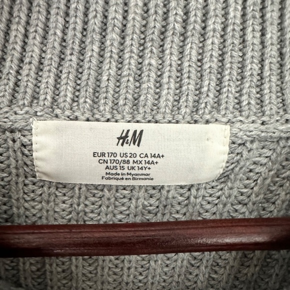 H&M Girls Light Grey Cotton-Blend Sweater — Size US 20 (EUR 170) - Picture 2 of 5